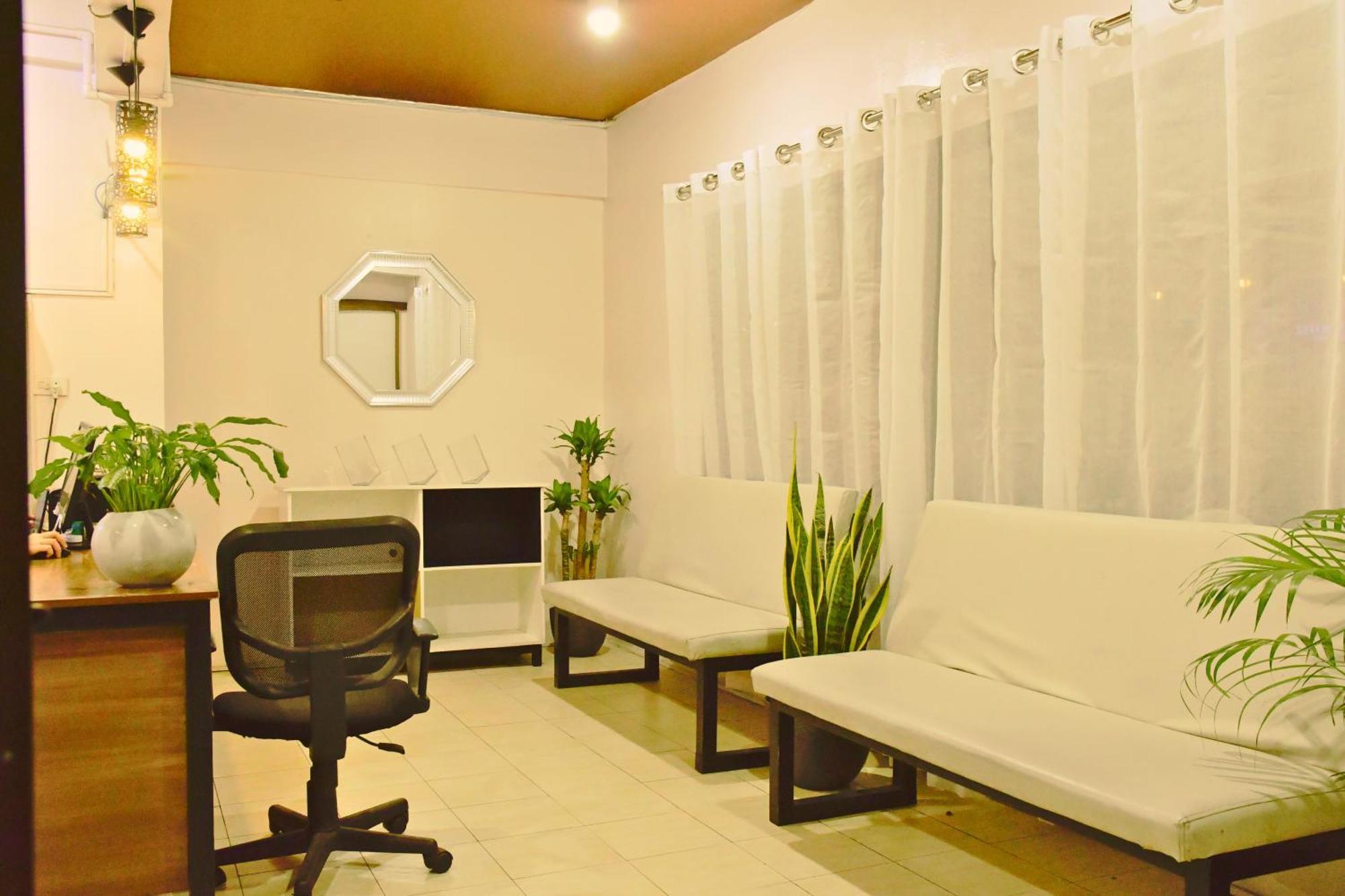 Arzo Hotel Makati Makati City Exterior photo